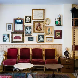 https://pars-teatro-hostel.catalonia-hotels.com